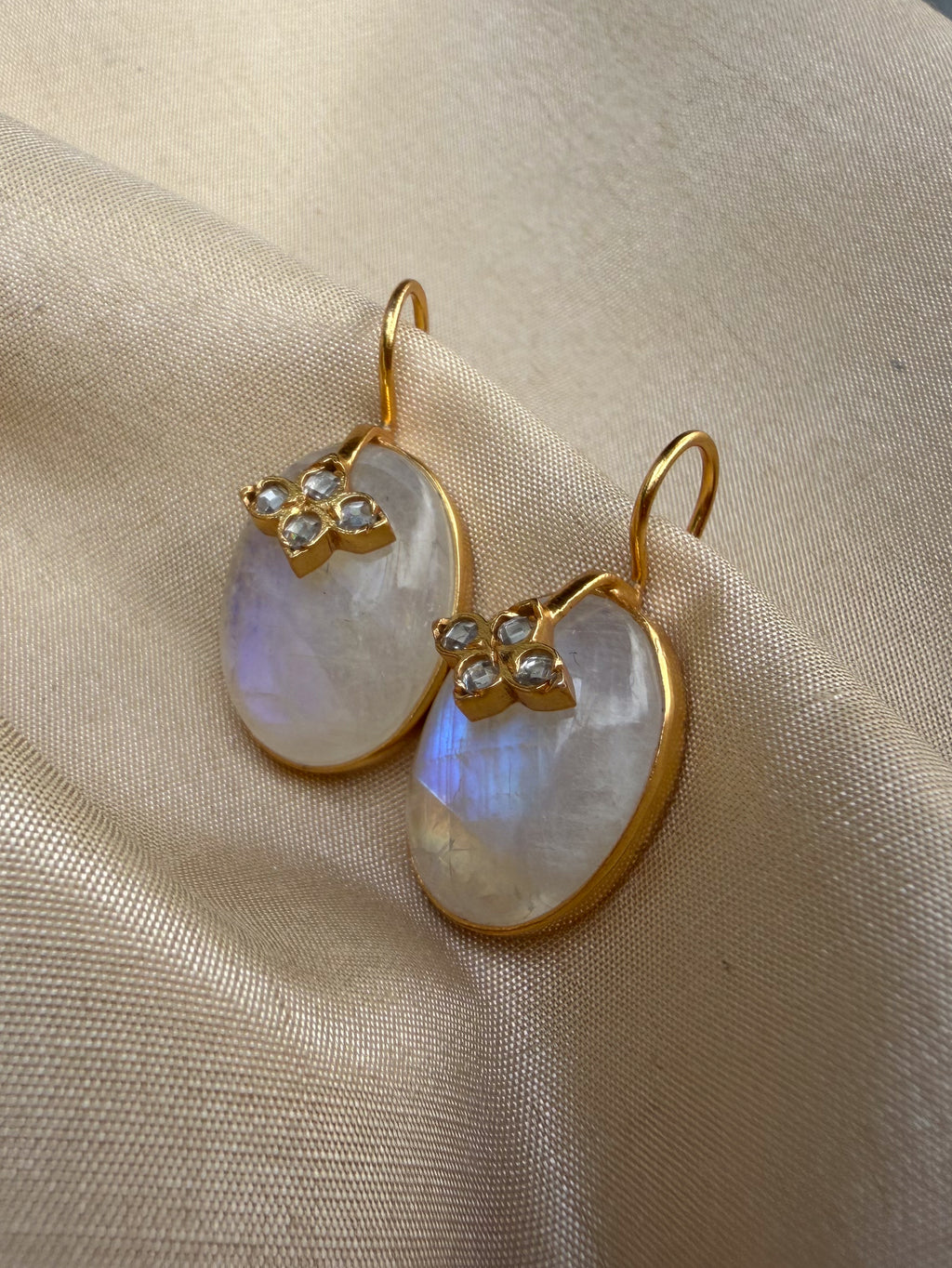 Mira Earrings 1